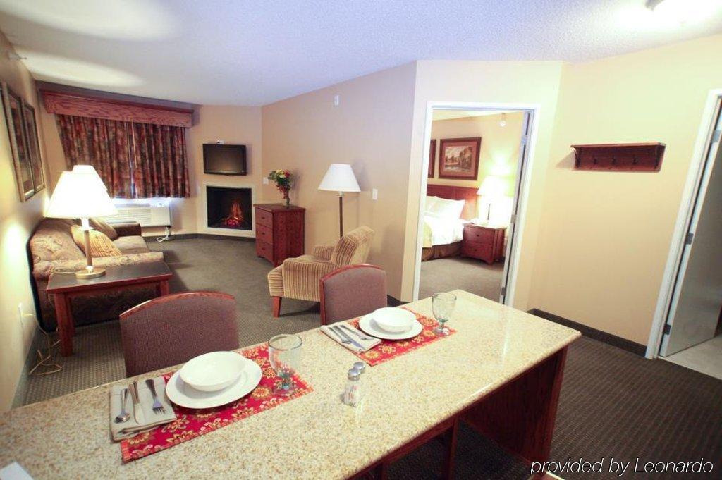 Grandstay Hotel & Suites Perham 外观 照片