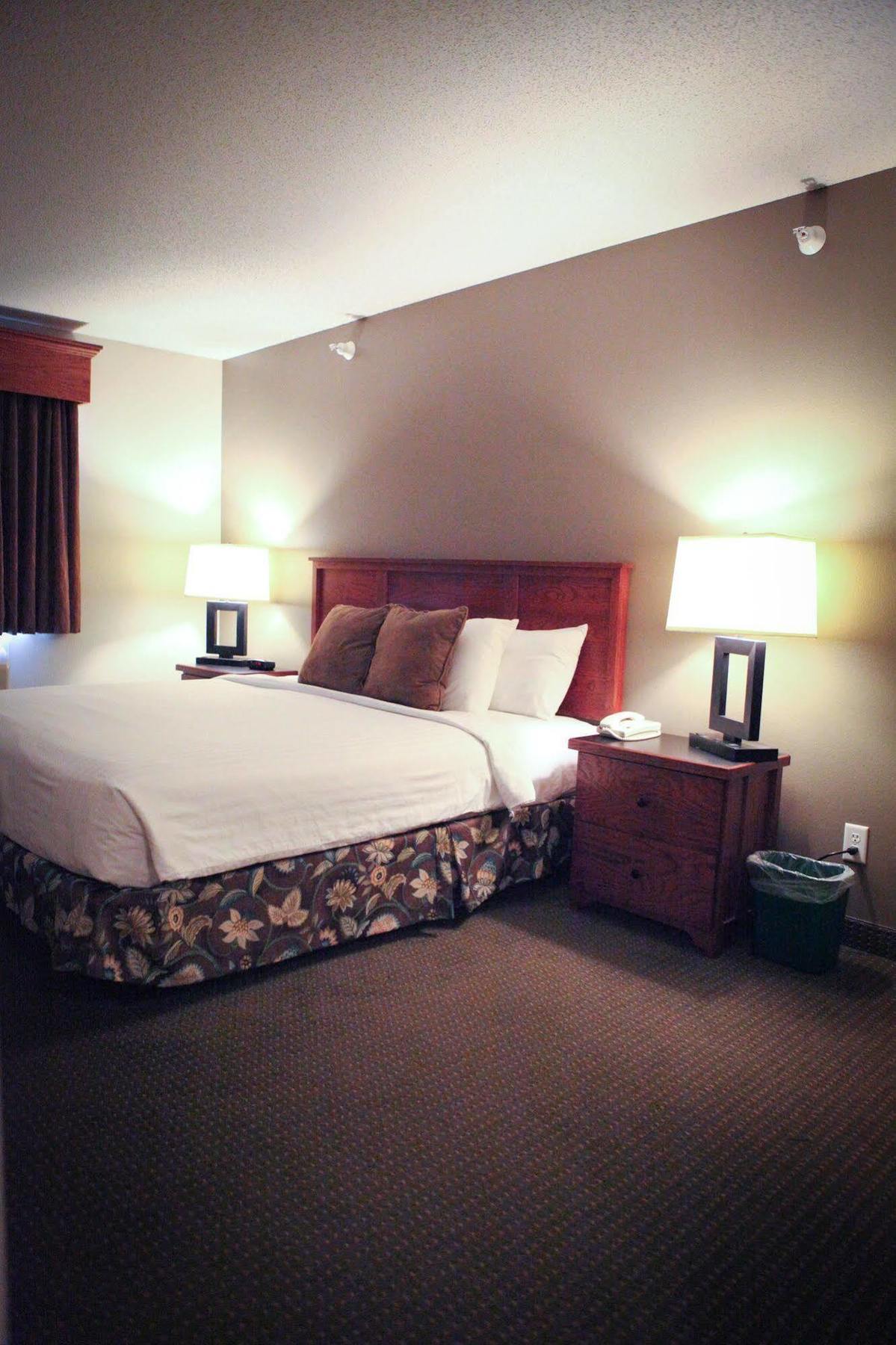 Grandstay Hotel & Suites Perham 外观 照片